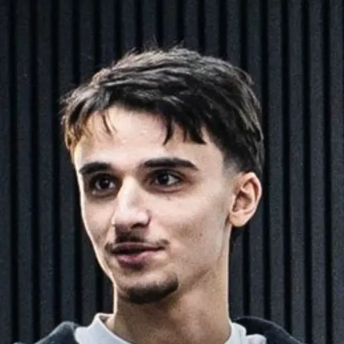 Burhan, master barber bij Barber's Inc. Academie